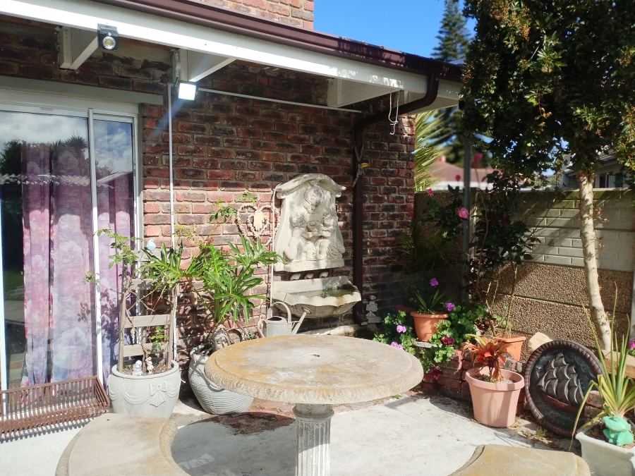 3 Bedroom Property for Sale in Heiderand Western Cape